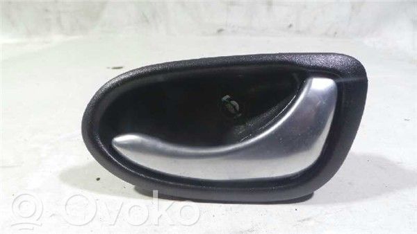 Nissan Primera Manecilla interna puerta trasera 