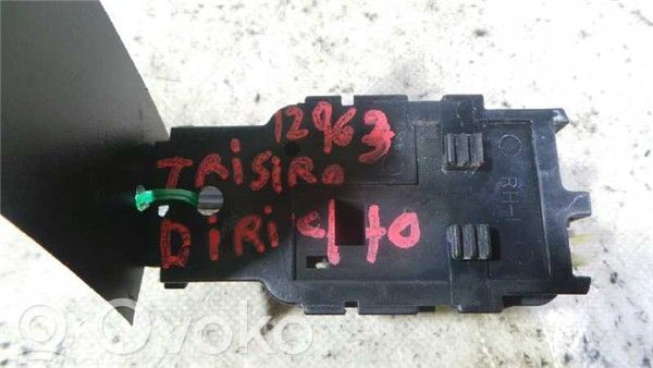 Nissan Primera Klamka wewnętrzna drzwi tylnych 