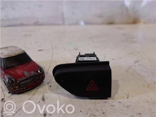 Renault Clio IV Botón interruptor de luz de peligro 
