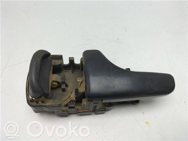 Nissan Terrano Manecilla interna puerta trasera 