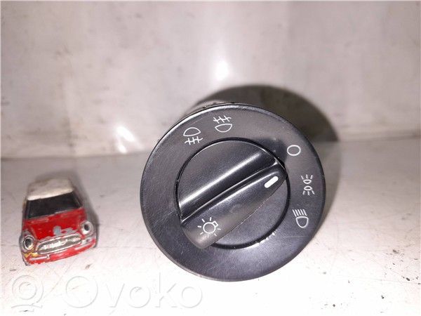 Interruptor de luz   AUY,3B0941531C