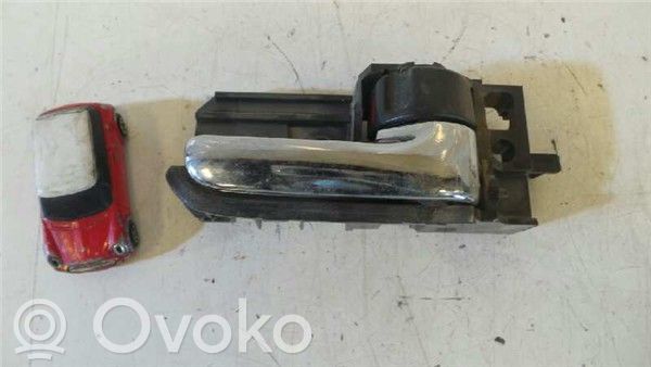 Manecilla interna puerta trasera   1CDFTV