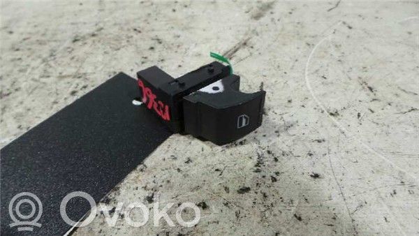 Volkswagen Golf V Electric window control switch 