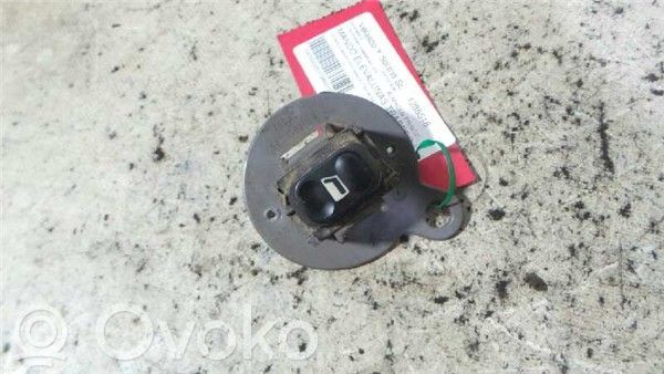 Citroen Xsara Picasso Electric window control switch 