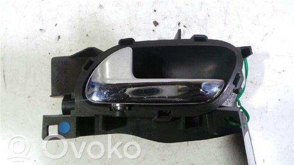 Peugeot 407 Front door interior handle 