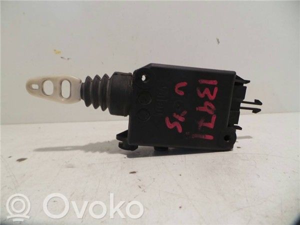 Citroen Saxo Keskuslukituksen moottori 