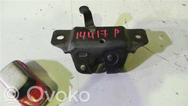 Peugeot 106 Takaluukun/tavaratilan lukon vastakappale 