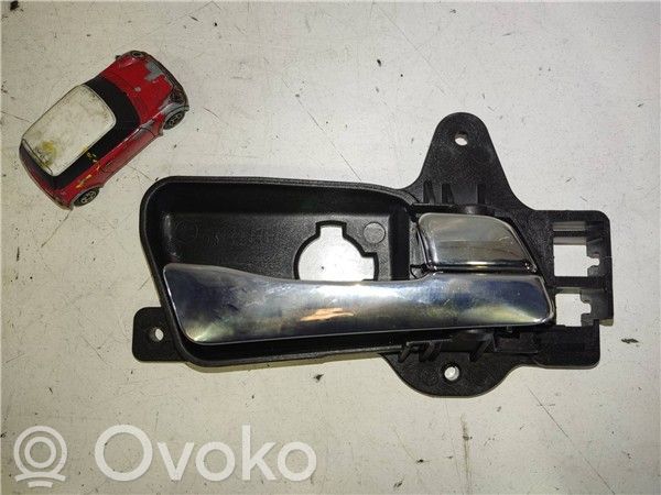 Hyundai i30 Rear door interior handle 