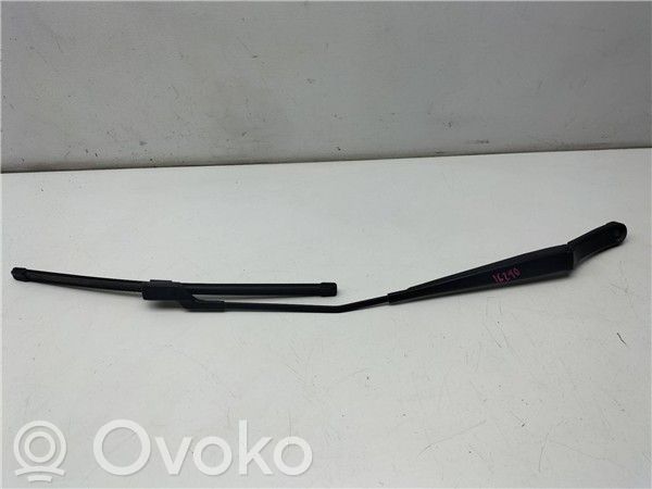 Skoda Superb B6 (3T) Front wiper blade arm 