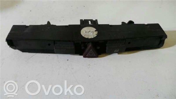 Opel Astra H Botón interruptor de luz de peligro 