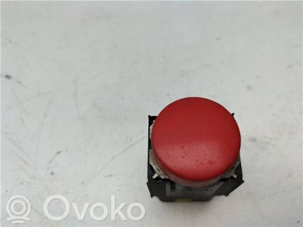 Hazard light switch   BKD,5P0953235A
