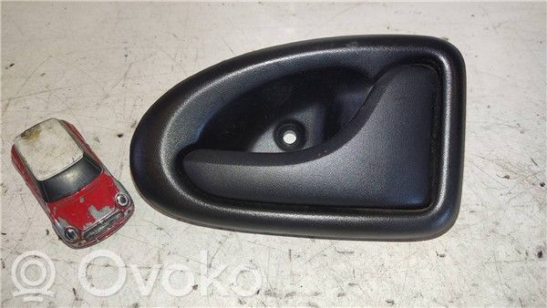 Dacia Logan I Manecilla interna puerta delantera 