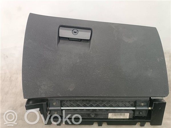 Schowek deski rozdzielczej   M47N204D4,705600