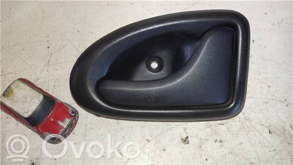 Dacia Logan I Manecilla interna puerta trasera 