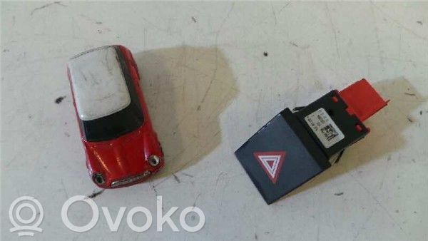 Skoda Fabia Mk2 (5J) Przycisk świateł awaryjnych 