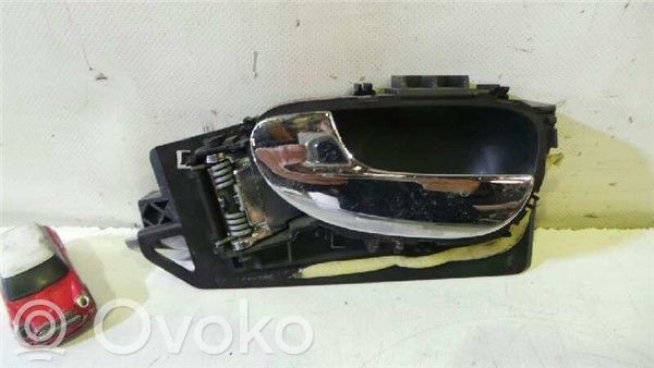 Peugeot 307 Front door interior handle 