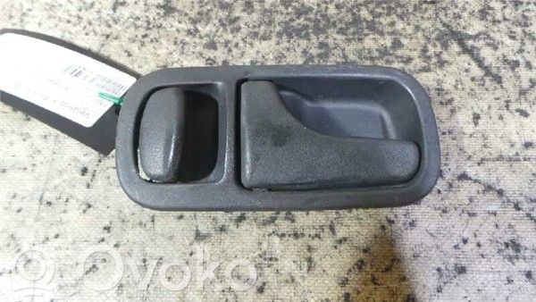 Nissan Primera Manecilla interna puerta delantera 