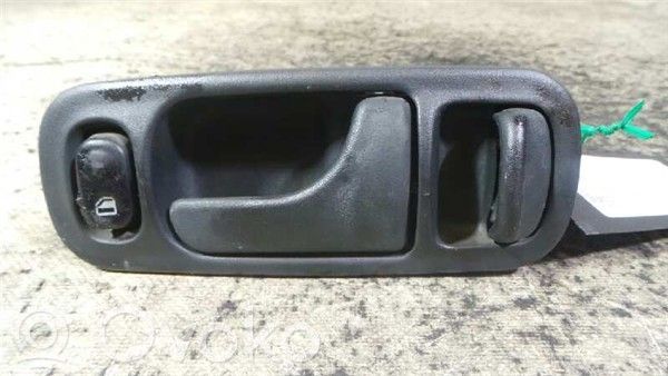 Nissan Primera Manecilla interna puerta trasera 