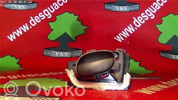 Peugeot 206 Front door interior handle 