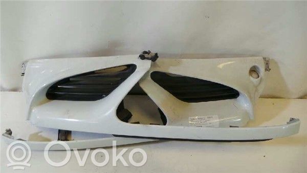 Kratka wlotu powietrza na maskę   F3R796