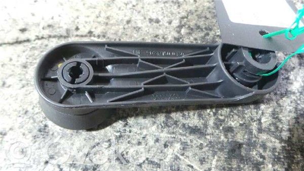 Opel Corsa D Manecilla interna puerta trasera 