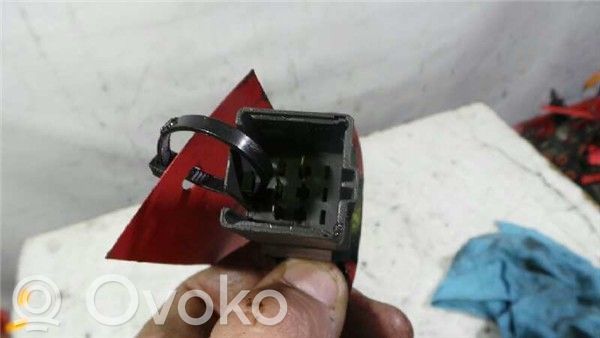 Peugeot 206 Botón interruptor de luz de peligro 