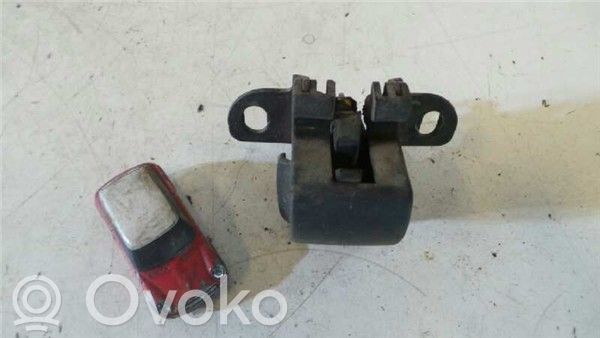 Opel Combo C Takaoven lukko 