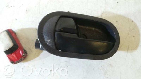 Mitsubishi Colt Manecilla interna puerta delantera 