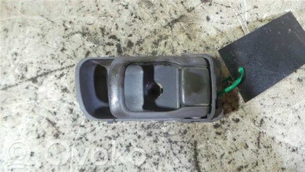 Nissan Navara D22 Manecilla interna puerta delantera 