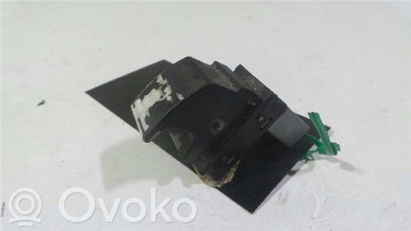 Volkswagen Golf V Electric window control switch 