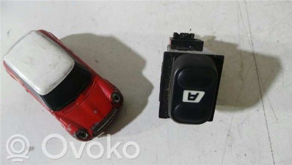 Peugeot 607 Electric window control switch 