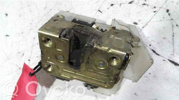 Renault Megane II Front door lock 