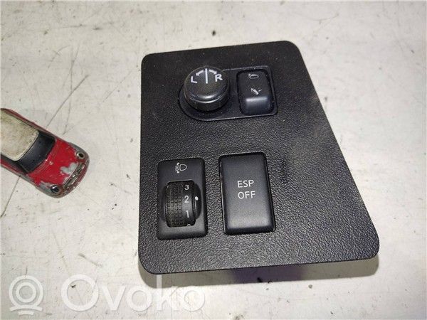 Nissan Qashqai Przycisk regulacji lusterek bocznych 