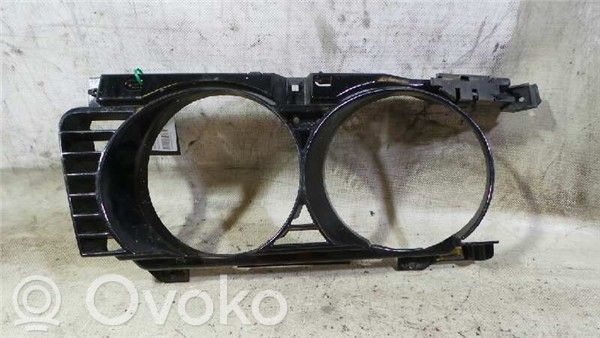 BMW 5 E34 Ajovalon valaisimen alalista 