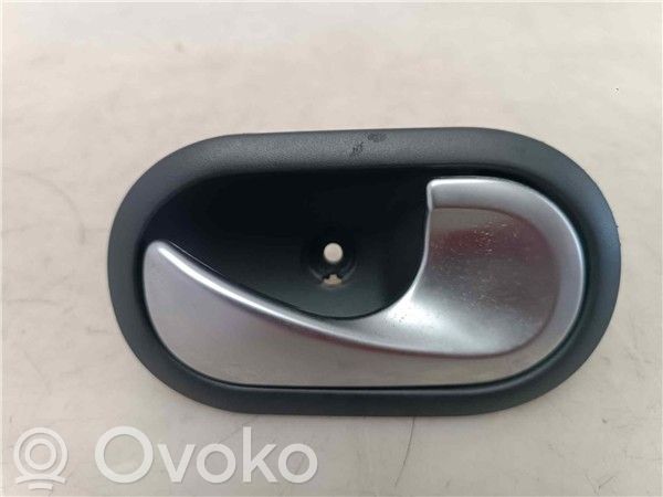 Renault Clio III Manecilla interna puerta trasera 