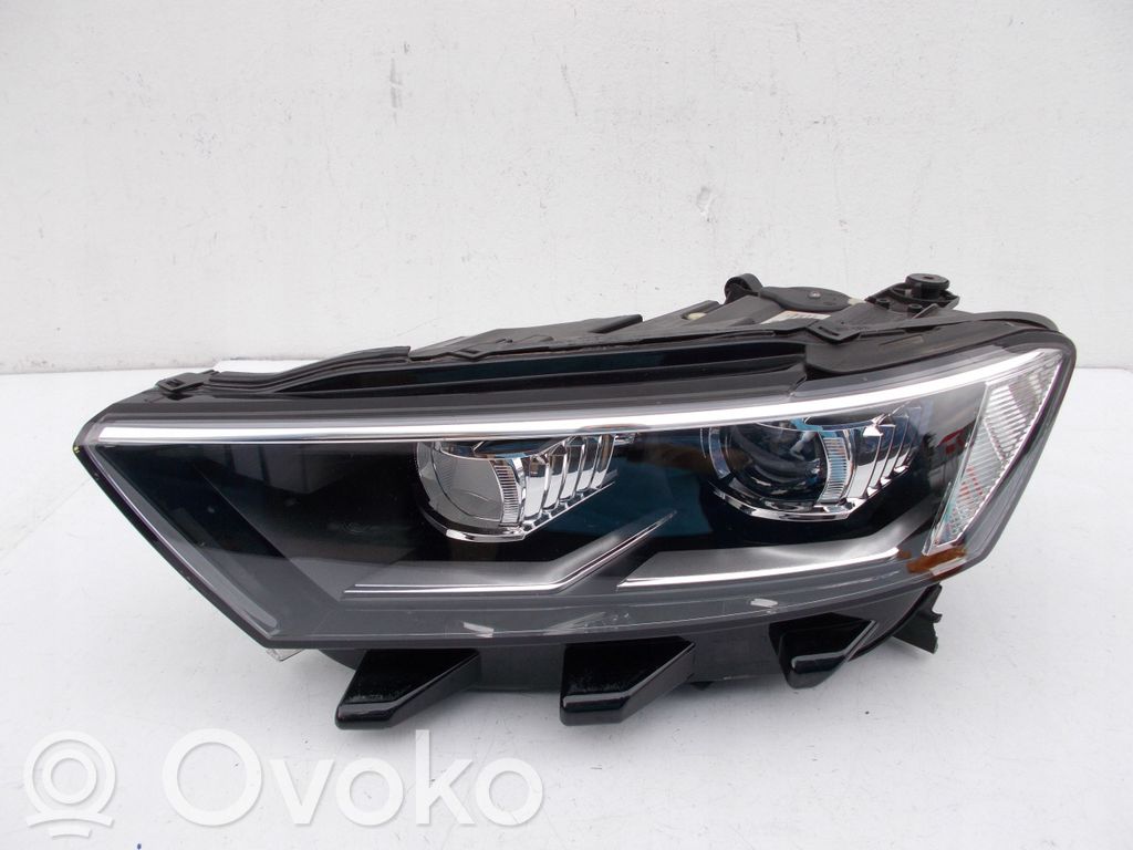 Volkswagen T-Roc Lampa przednia 
