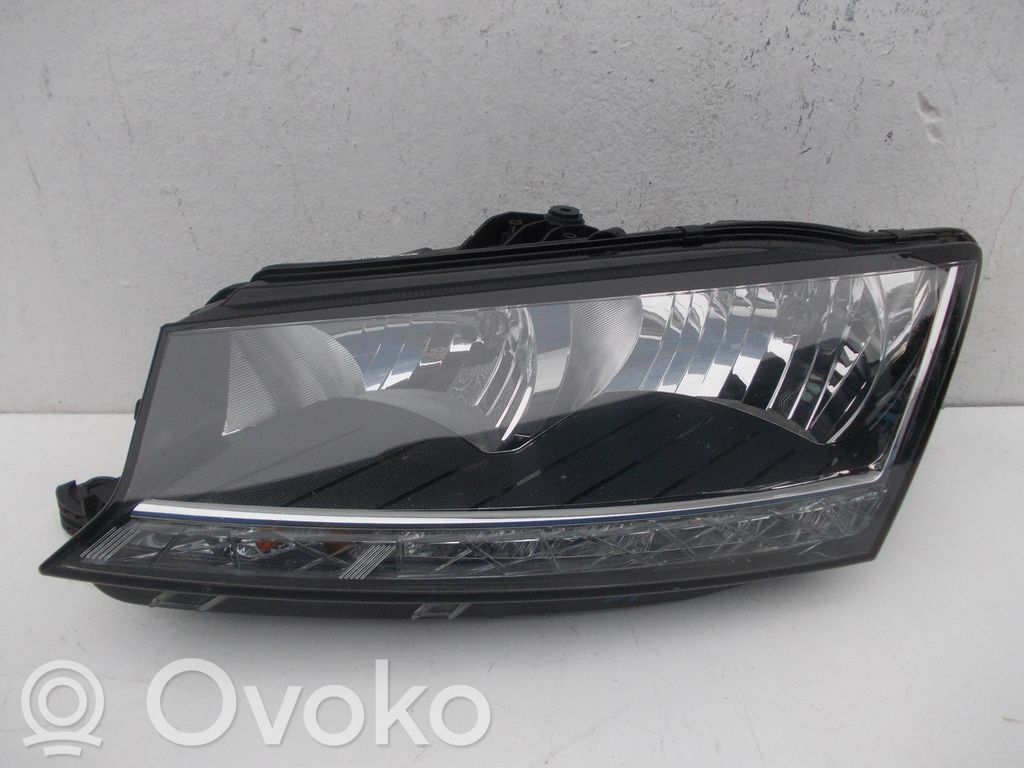 Skoda Fabia Mk4 (6VA) Lampa przednia 