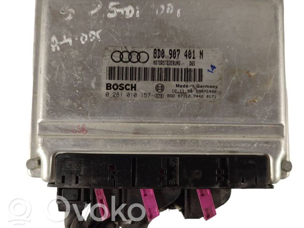 Audi A4 S4 B5 8D Variklio valdymo blokas 