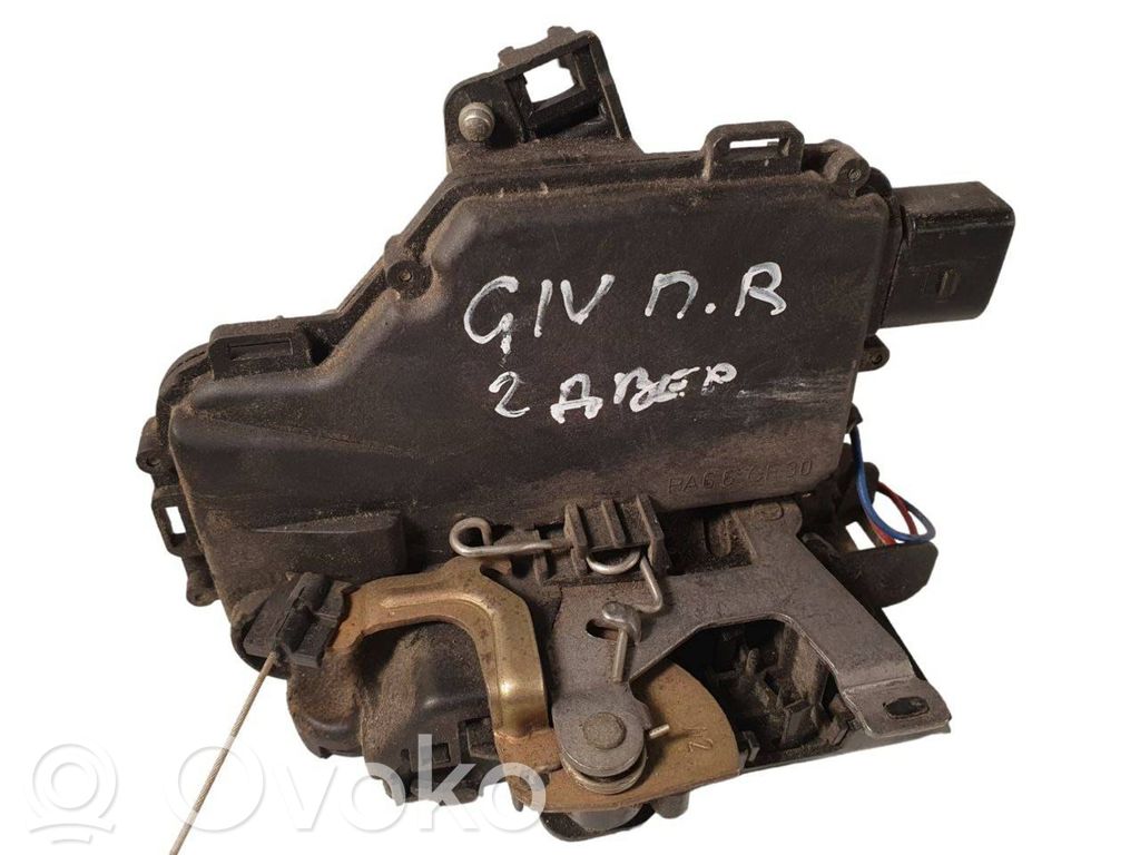 Volkswagen Golf IV Priekšpusē slēdzene 