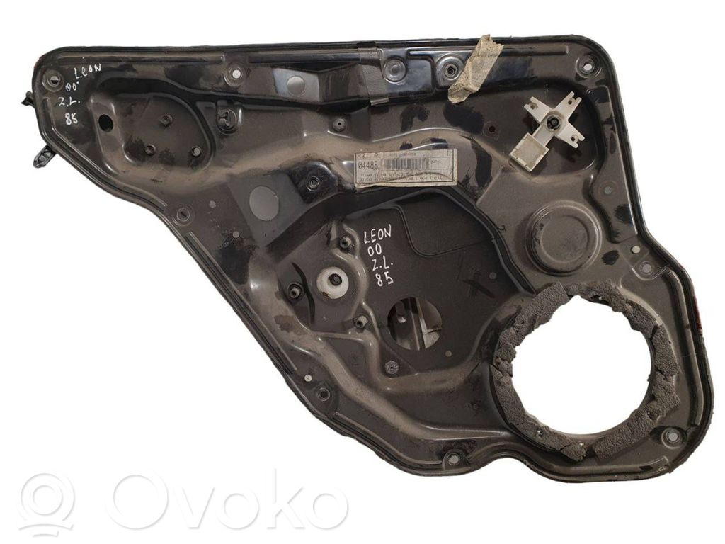 Ręczny podnośnik szyby drzwi tylnych   1M0839755