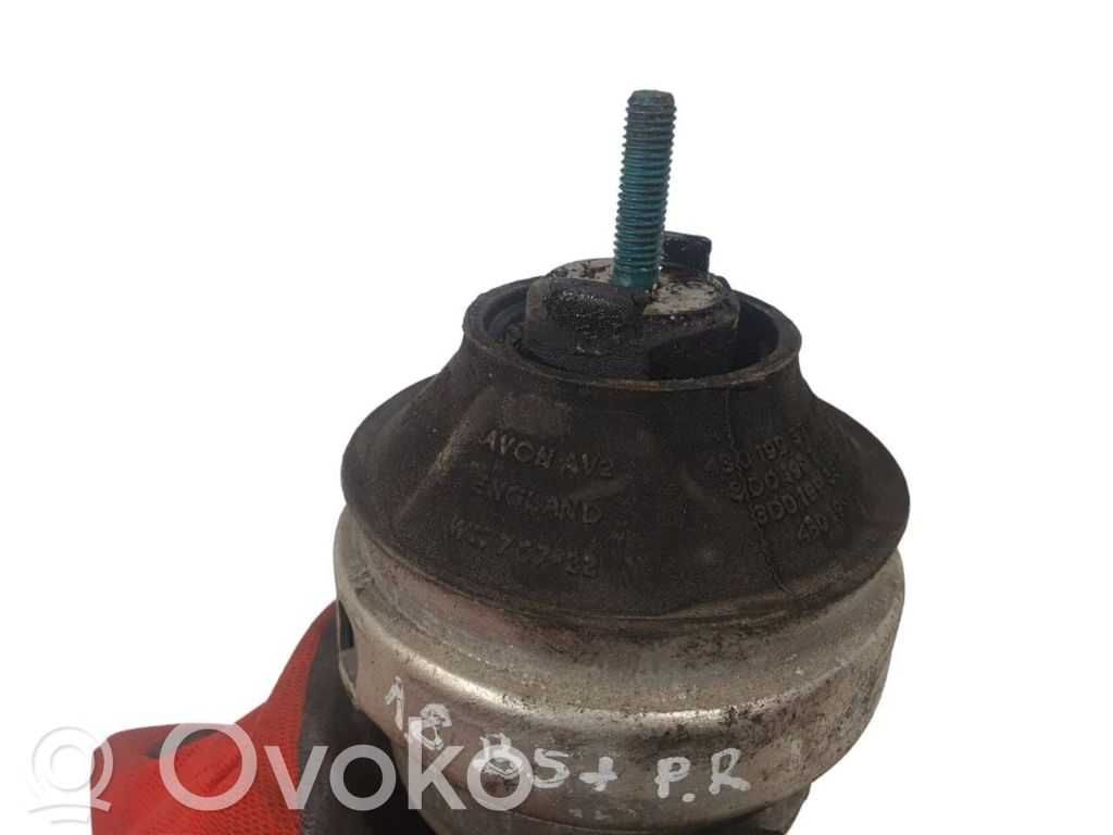 Volkswagen PASSAT B5.5 Engine mount bracket 