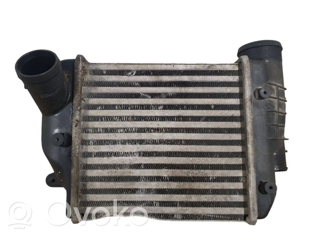 Audi A6 S6 C6 4F Interkūlerio radiatorius 