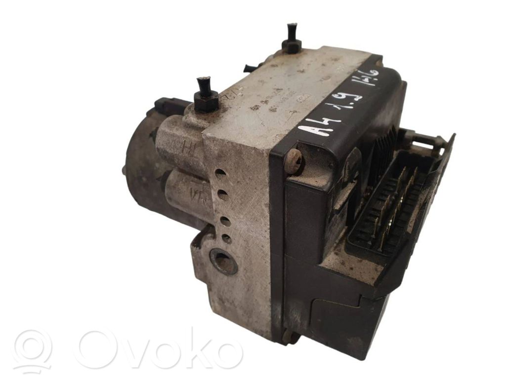 Audi A4 S4 B5 8D ABS bloks 
