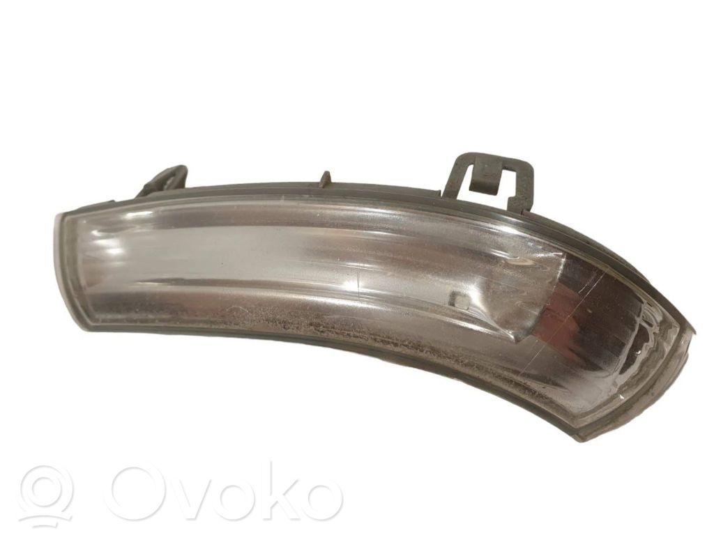 Volkswagen Golf V Front door electric wing mirror 
