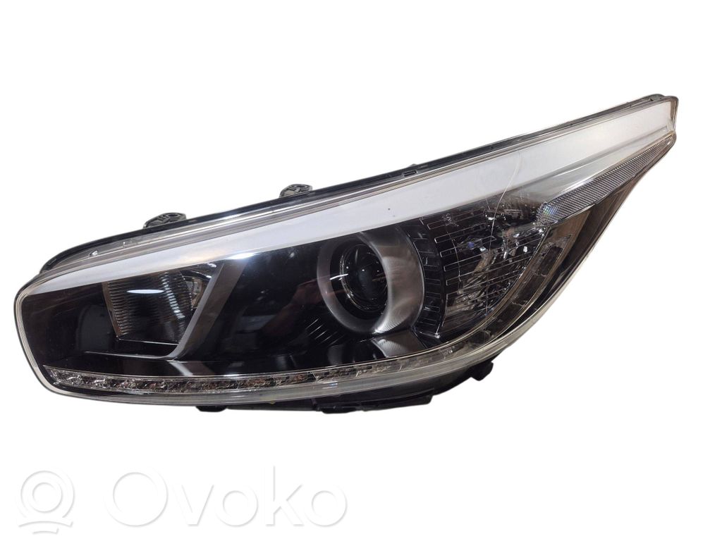 KIA Ceed Lampa przednia 