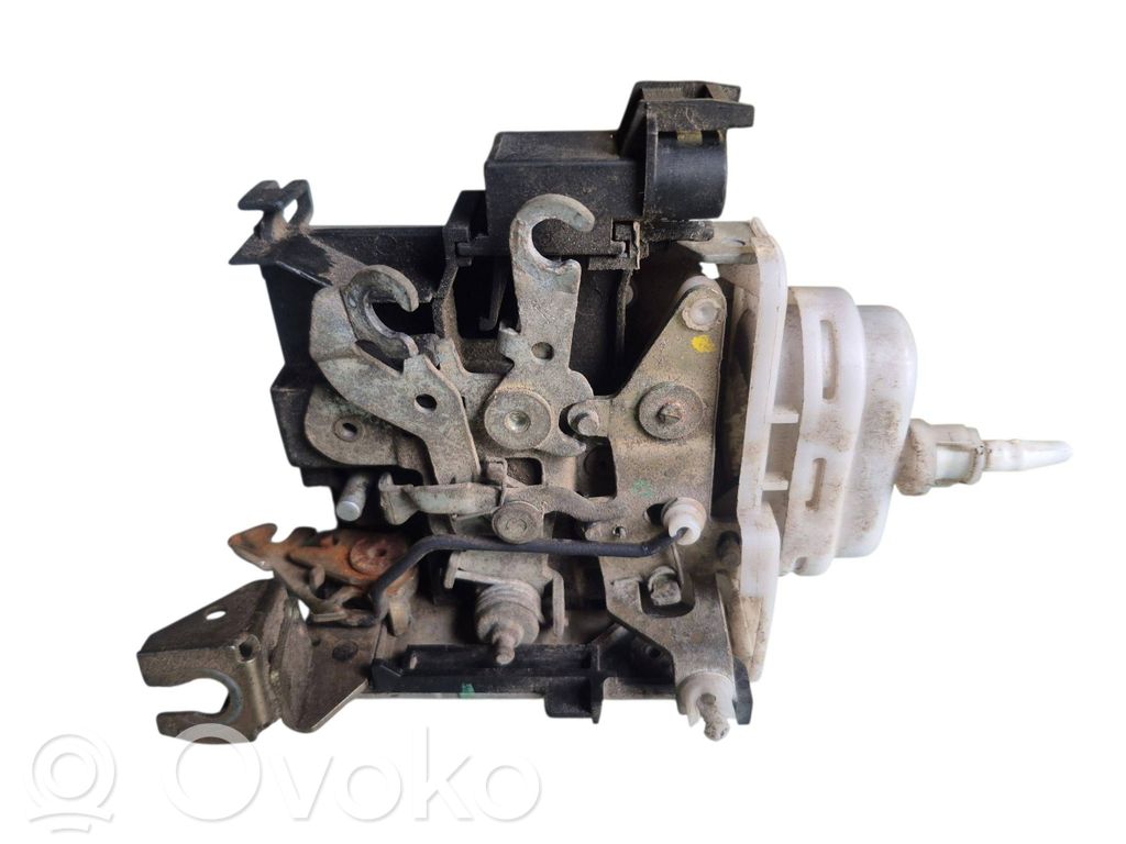 Audi A4 S4 B5 8D Etuoven lukko 