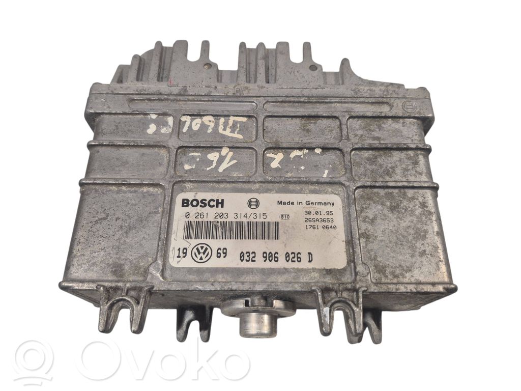 Volkswagen Golf III Engine control unit/module 