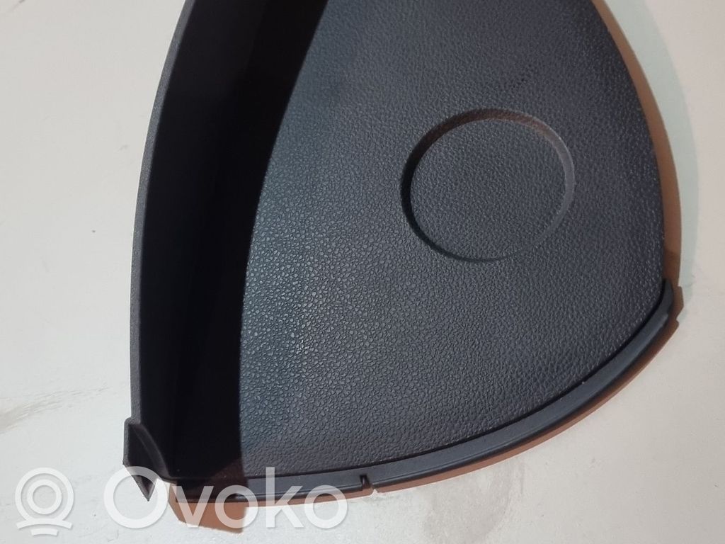 BMW 1 E81 E87 Kita salono detalė 