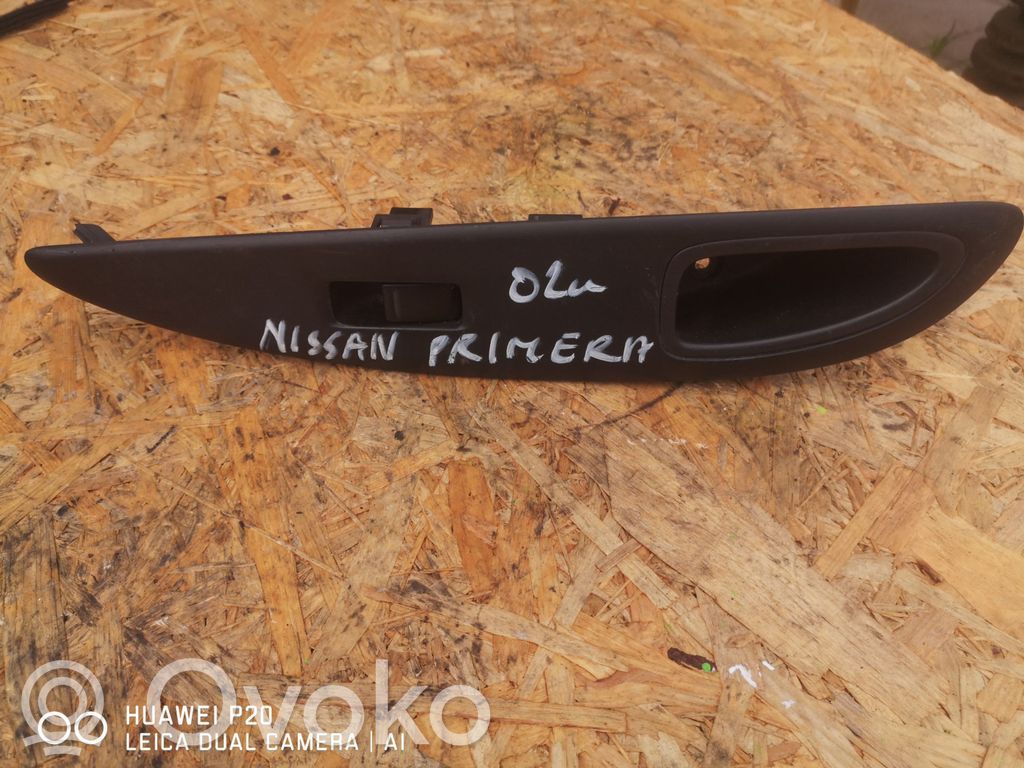 Nissan Primera Electric window control switch 