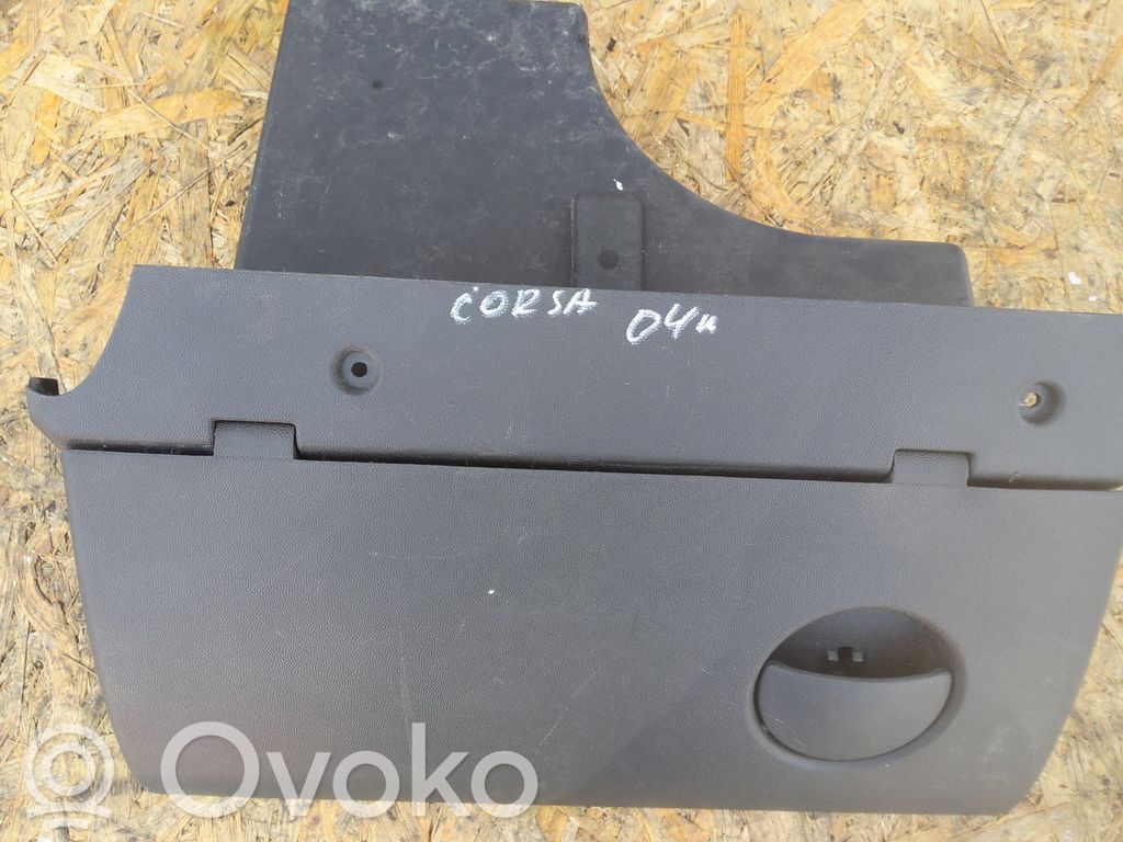 Opel Corsa C Daiktadėžės (bordačioko) komplektas 